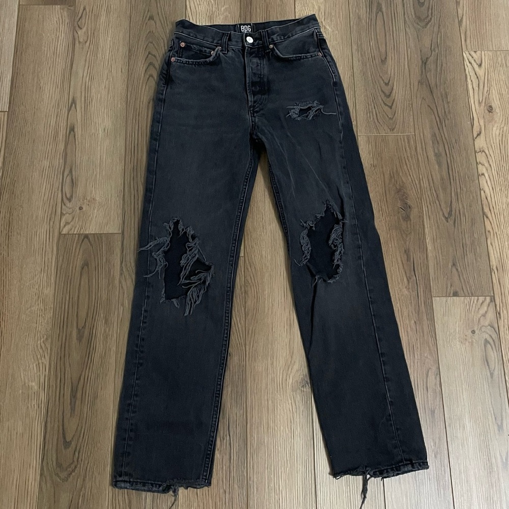 BDG Distressed Relaxed Straight Black Wash Denim Jeans Women’s‎ 24